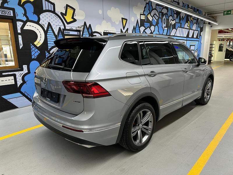 Gebraucht VW Tiguan Allspace Highline 200 PS (147 kW) 2022 SUV