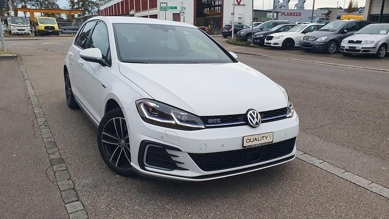 Gebraucht 2017 VW Golf VII GTE | CHF 16’400 (Teuer) - Bild 1/4