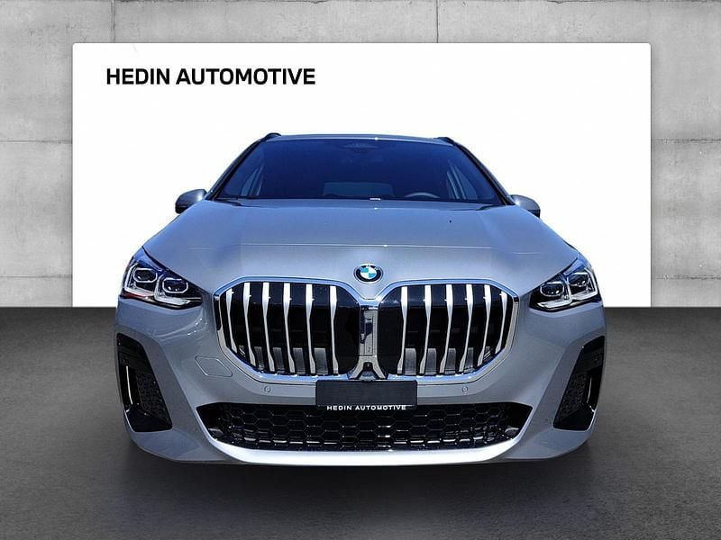 Neu BMW 218 Active Tourer Luxury Line 150 PS (110 kW) 2025 Grau Van / Kleinbus