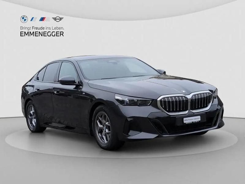 Gebraucht BMW 520 M Sport 197 PS (144 kW) 2025 Gray Limousine