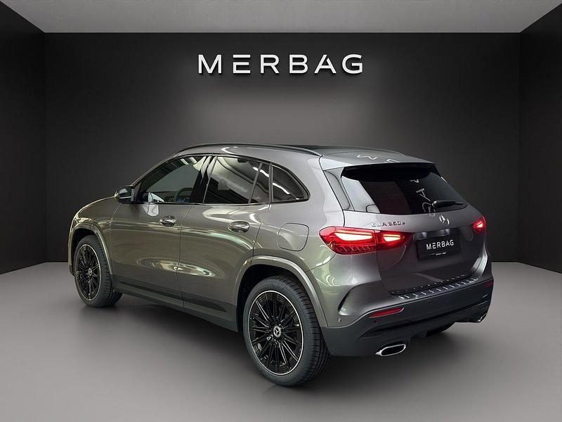 Gebraucht Mercedes GLA250 163 PS (119 kW) 2024 Grau SUV