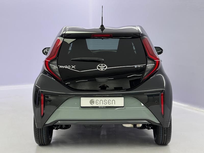 Neu Toyota Aygo X Style 116 PS (85 kW) 2025 Grün SUV