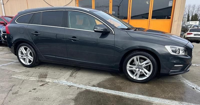 Gebraucht Volvo V60 Summum 181 PS (133 kW) 2014 Kombi