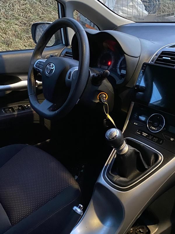 Gebraucht Toyota Auris 147 PS (108 kW) 2011 Kleinwagen