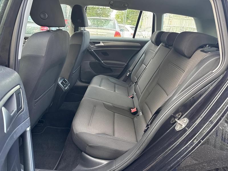Gebraucht VW Golf VII Comfortline 115 PS (84 kW) 2019 Kombi
