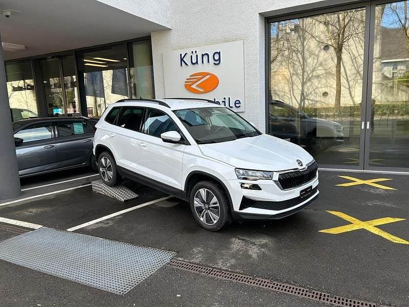 Neu Skoda Karoq Dynamic 150 PS (110 kW) 2025 Weiss SUV