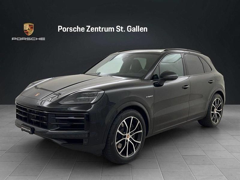Gebraucht Porsche Cayenne 470 PS (345 kW) 2024 Schwarz SUV