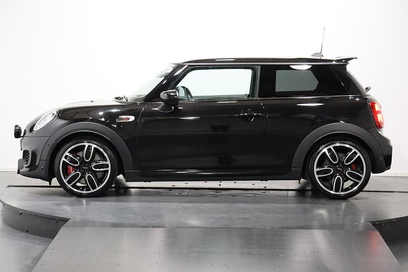 Gebraucht Mini John Cooper Works 231 PS (169 kW) 2021 Schwarz Kleinwagen