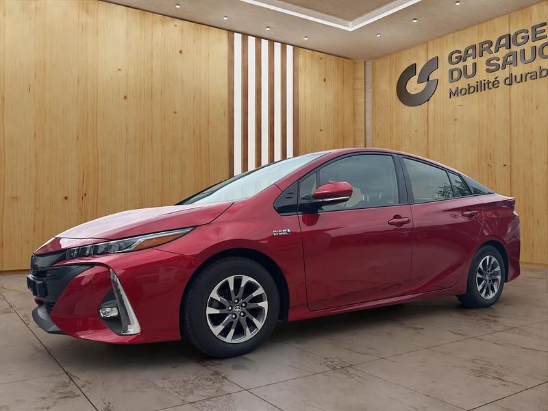 Rot Gebraucht 2017 Toyota Prius Premium Kleinwagen | CHF 17’990 (Teuer) - Bild 1/4