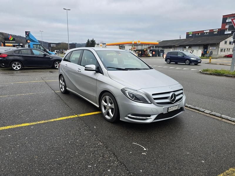 Gebraucht 2012 Mercedes B180 Van / Kleinbus | CHF 6’900 - Bild 1/4
