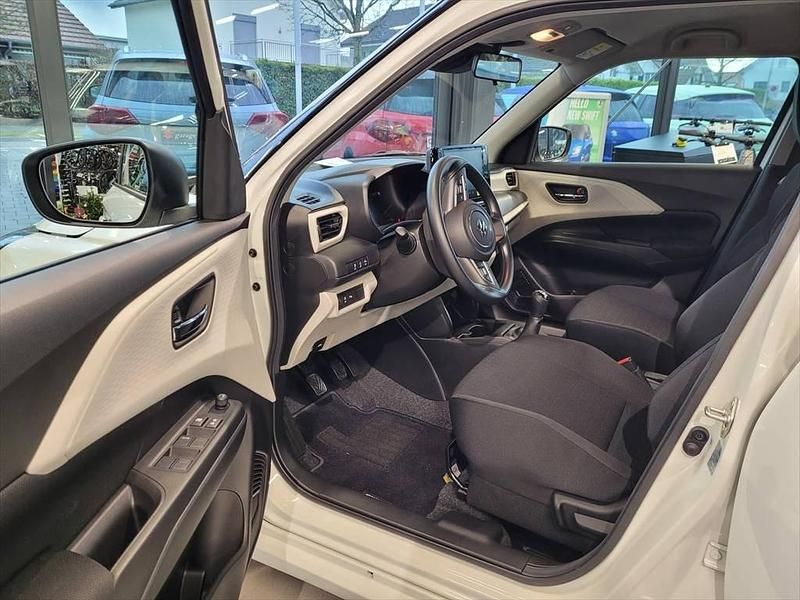 Neu Suzuki Swift 82 PS (60 kW) 2025 Limousine