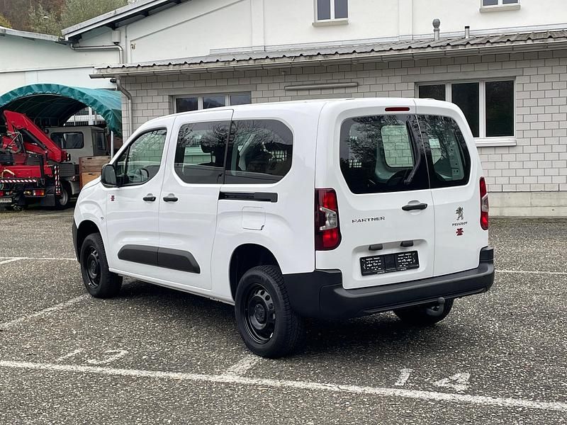 Gebraucht Peugeot Partner 131 PS (96 kW) 2024 Van / Kleinbus