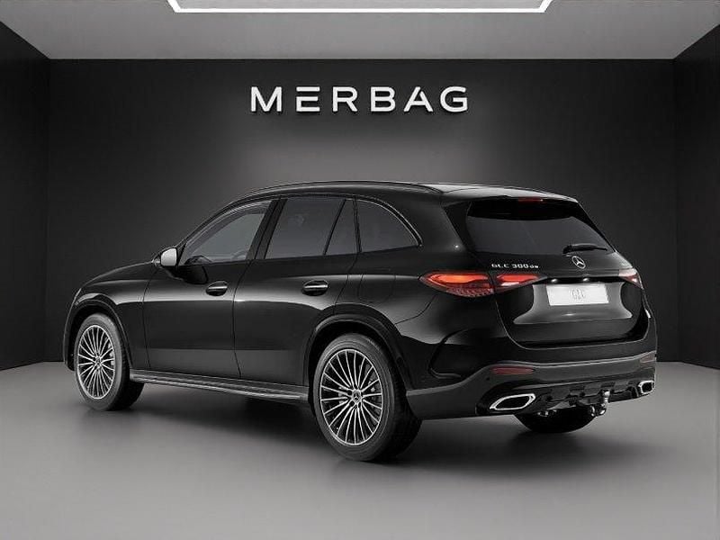 Neu Mercedes GLC300e 335 PS (246 kW) 2026 Schwarz SUV