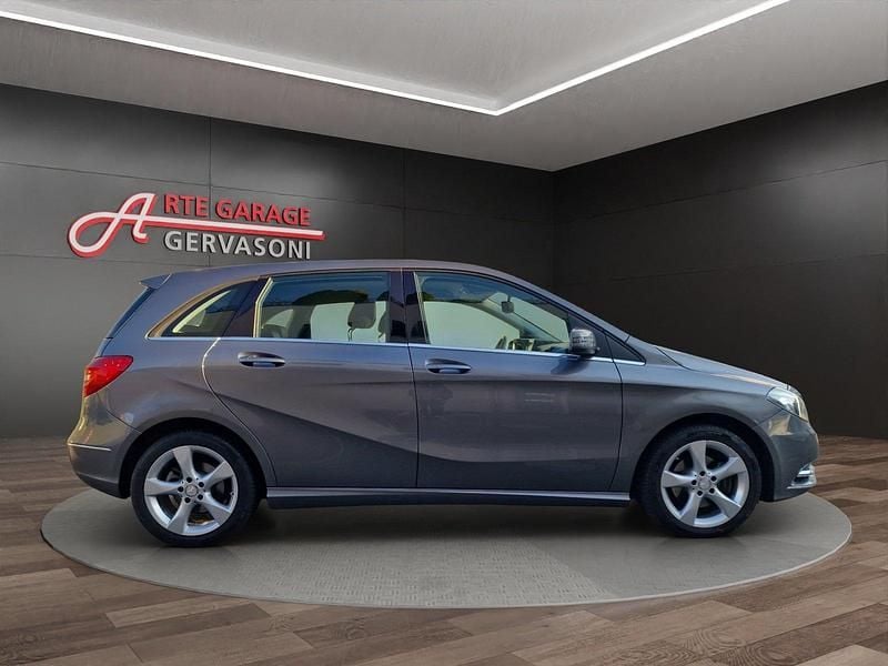 Gebraucht Mercedes B200 156 PS (114 kW) 2014 Van / Kleinbus