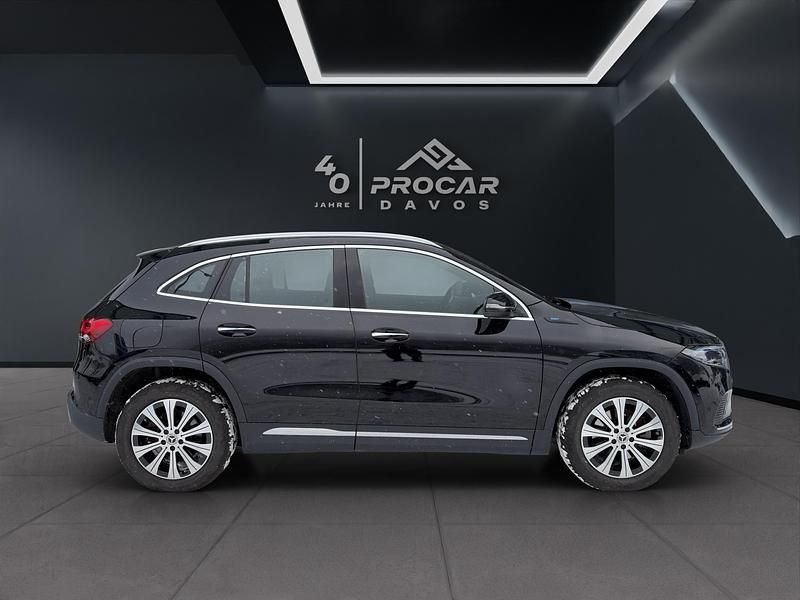 Gebraucht Mercedes EQA300 Progressive 167 kW (228 PS) 2021 Schwarz SUV