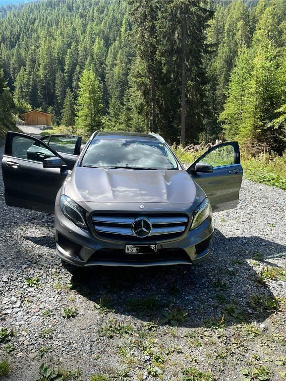 Gebraucht Mercedes GLA250 AMG line 211 PS (155 kW) 2015 SUV