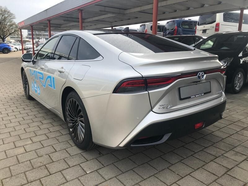 Gebraucht Toyota Mirai Platinum 182 PS (133 kW) 2023 Silber Limousine