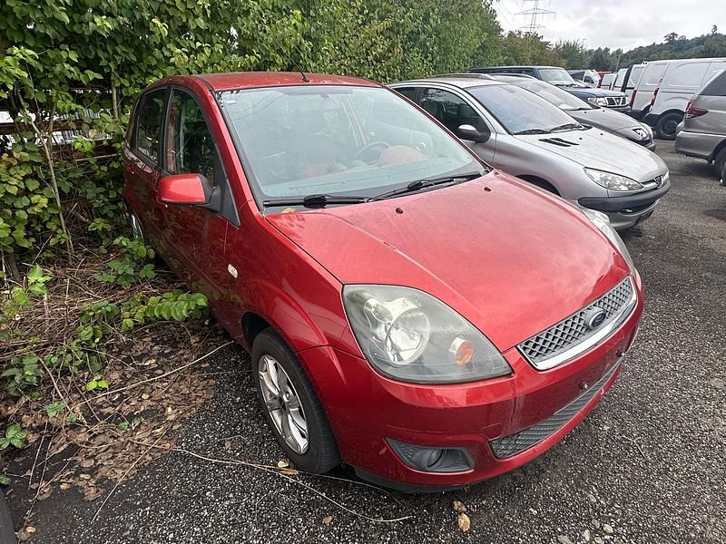 Gebraucht Ford Fiesta Trend 80 PS (58 kW) 2008 Kleinwagen