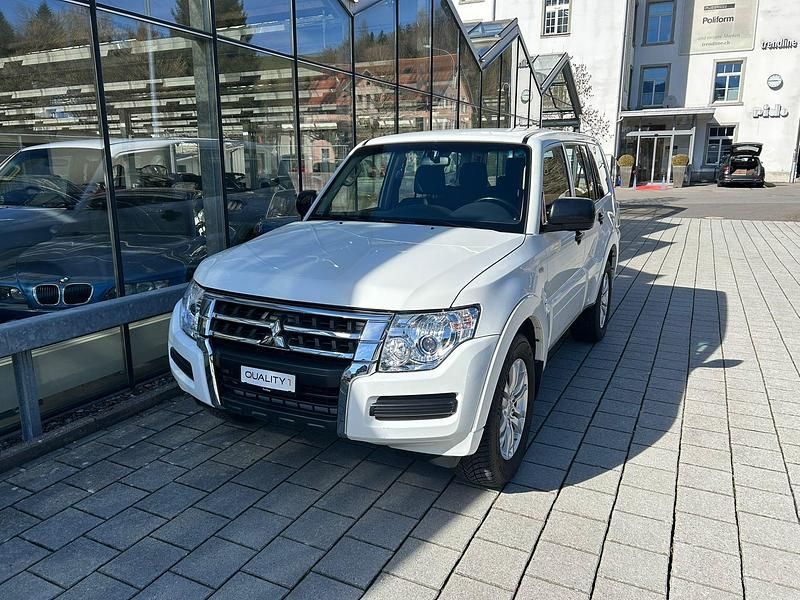 Gebraucht Mitsubishi Pajero 190 PS (139 kW) 2019