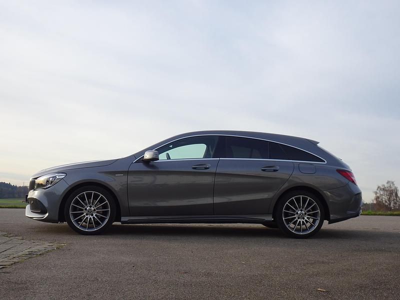 Gebraucht Mercedes CLA200 Shooting Brake Urban 156 PS (114 kW) 2018 Kombi