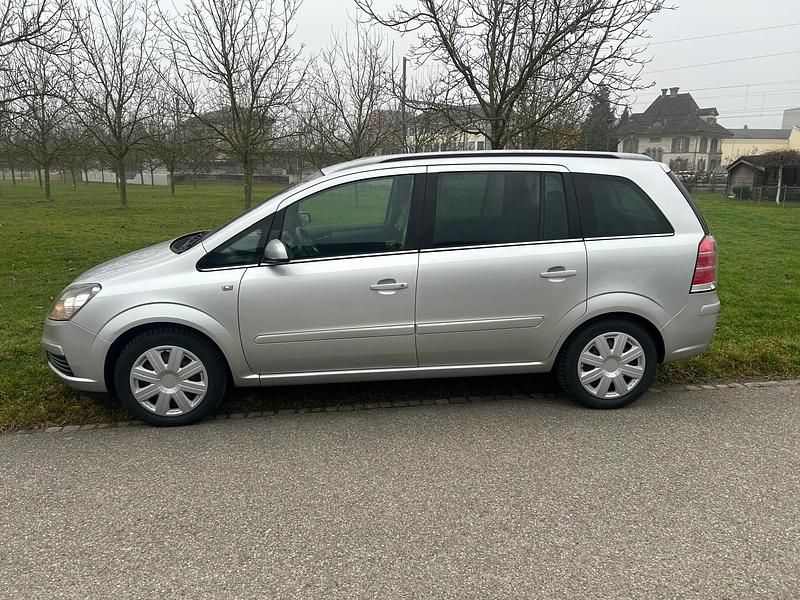 Gebraucht 2005 Opel Zafira Cosmo Van / Kleinbus | CHF 4’500 - Bild 1/4