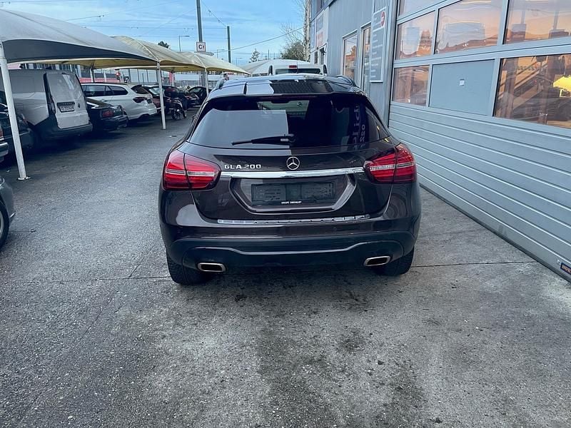Gebraucht Mercedes GLA200 Night 156 PS (114 kW) 2018 SUV