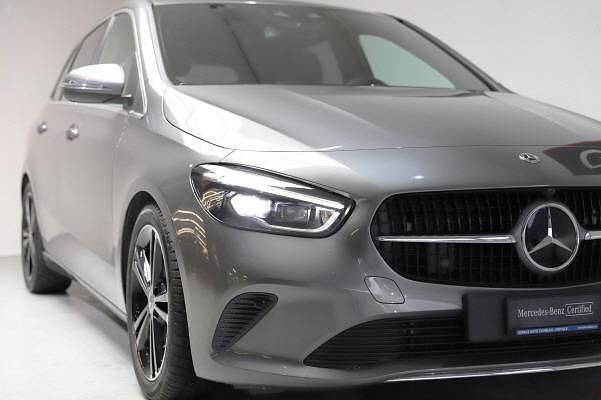 Gebraucht Mercedes B220 190 PS (139 kW) 2023 Grau Van / Kleinbus