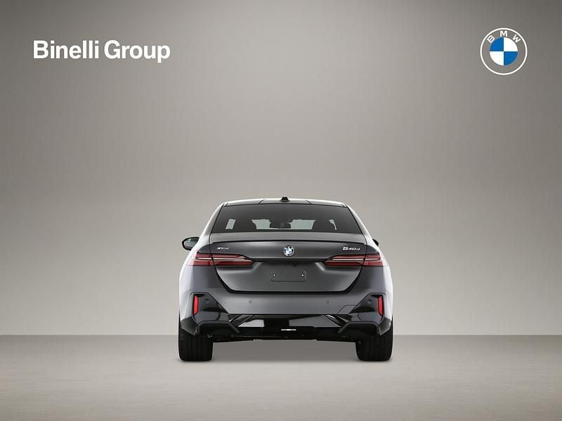 Neu BMW 540 Comfort Edition 303 PS (222 kW) 2026 Grau Limousine