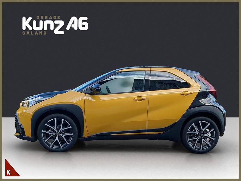 Neu Toyota Aygo X Sport 116 PS (85 kW) 2025 Gelb SUV