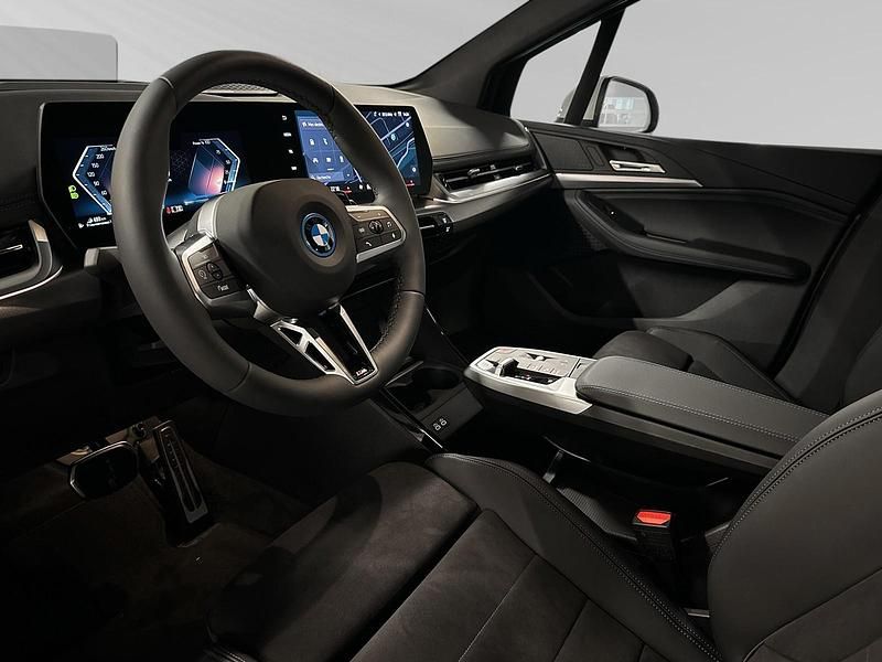 Gebraucht BMW 225 Active Tourer M Sport 245 PS (180 kW) 2024 Weiss Van / Kleinbus