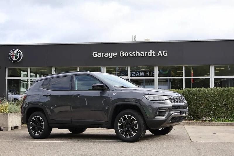 Gray Gebraucht 2025 Jeep Compass Trailhawk SUV | CHF 44’850 - Bild 1/4