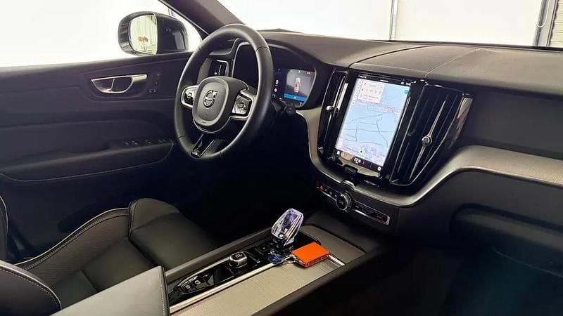 Gebraucht Volvo XC60 Plus 253 PS (186 kW) 2025 Schwarz SUV