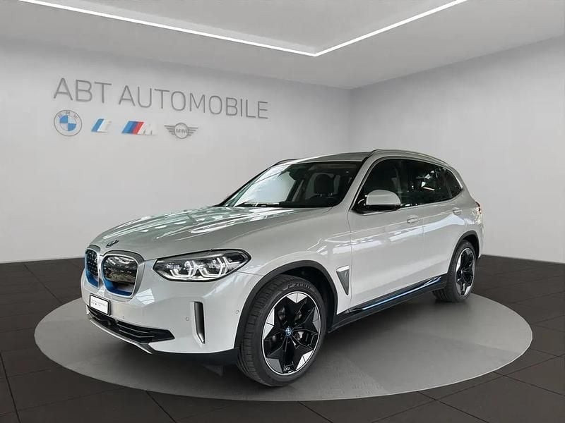 Weiss Gebraucht 2025 BMW iX3 SUV | CHF 29’850 - Bild 1/4