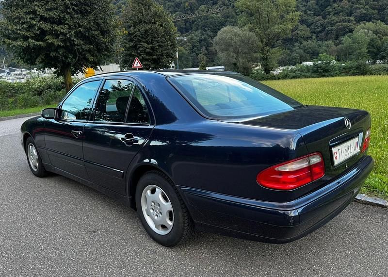 Gebraucht Mercedes E240 Classic 170 PS (125 kW) 2001