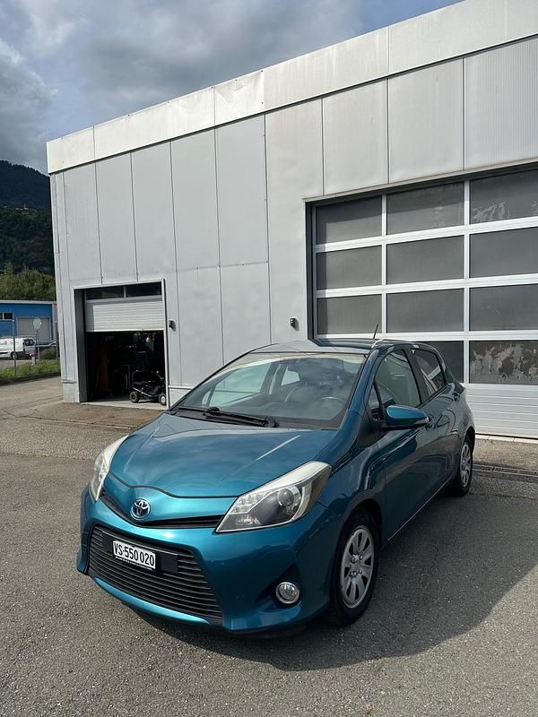 Gebraucht 2013 Toyota Yaris Hybrid Premium | CHF 9’500 (Fairer Preis) - Bild 1/4