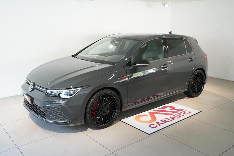 Grau Gebraucht 2023 VW Golf VIII GTI Limousine | CHF 34’890 (Etwas zu teuer) - Bild 1/4