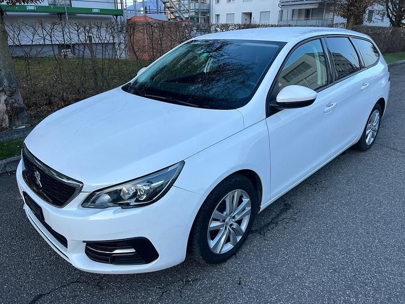 Gebraucht Peugeot 308 SW Active 120 PS (88 kW) 2018 Kombi