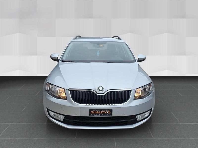Gebraucht Skoda Octavia Ambition 105 PS (77 kW) 2015 Kleinwagen