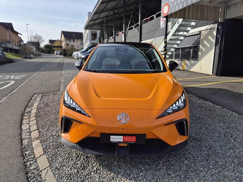 Gebraucht MG MG4 EV Trophy 180 kW (245 PS) 2024 Orange Kleinwagen