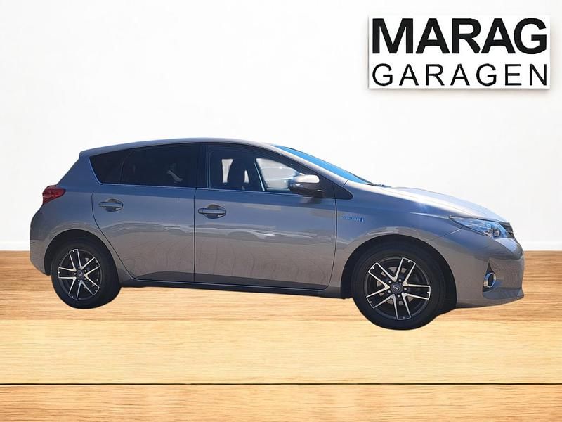 Gebraucht Toyota Auris Hybrid Trend 136 PS (100 kW) 2015 Braun Limousine