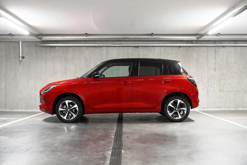 Neu Suzuki Swift 82 PS (60 kW) 2025 Rot Limousine