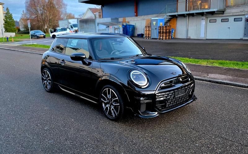 Gebraucht 2024 Mini John Cooper Works Kleinwagen | CHF 33’800 - Bild 1/4