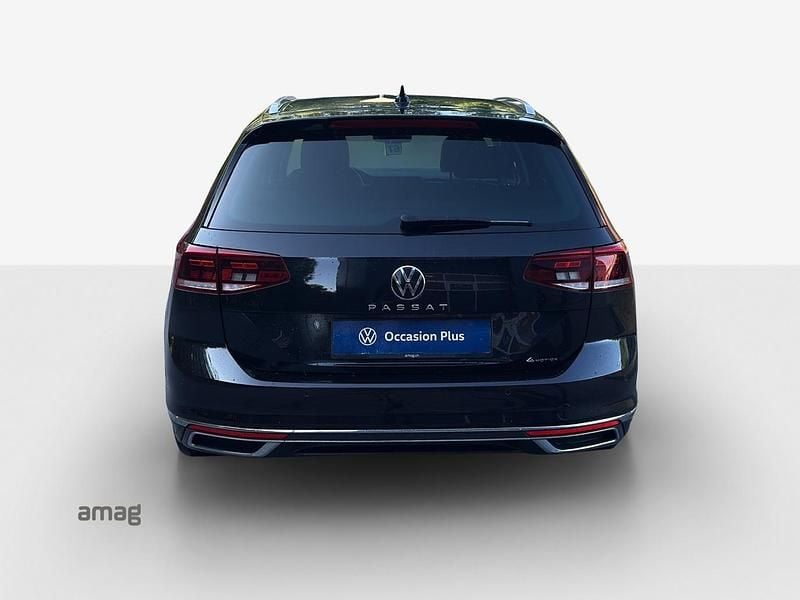 Gebraucht VW Passat Elegance 200 PS (147 kW) 2023 Deep black nacré Kombi