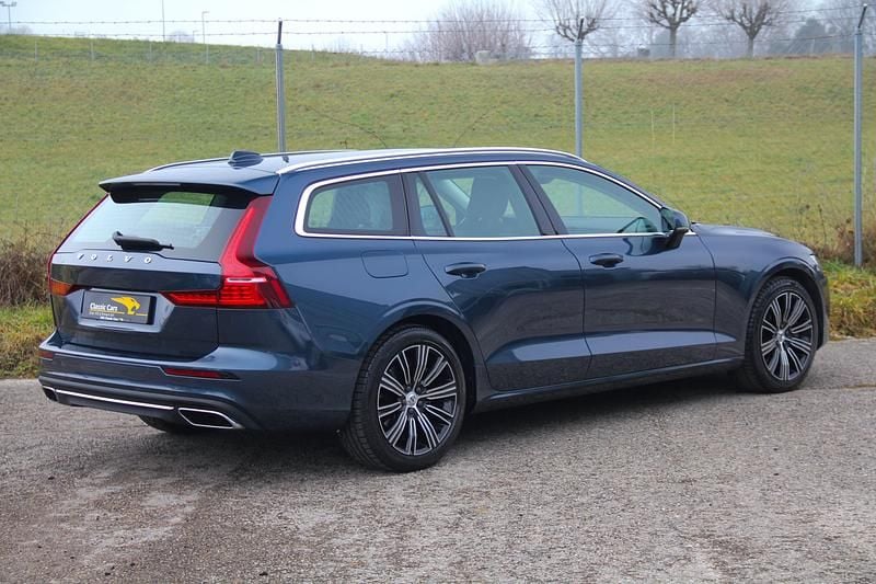 Gebraucht Volvo V60 Inscription 310 PS (228 kW) 2019 Kombi