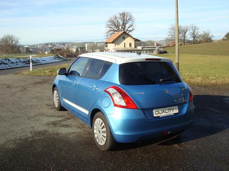 Gebraucht Suzuki Swift 94 PS (69 kW) 2015 Kleinwagen