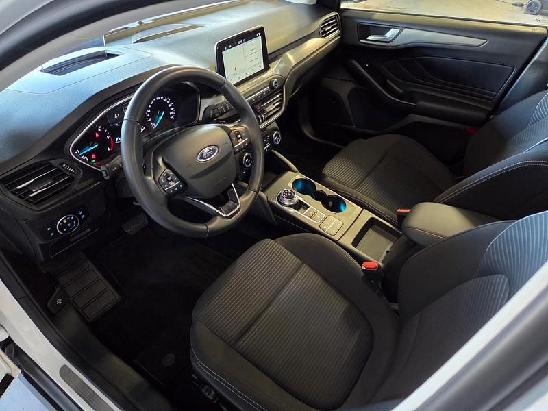 Gebraucht Ford Focus Titanium 120 PS (88 kW) 2019 Weiss Limousine