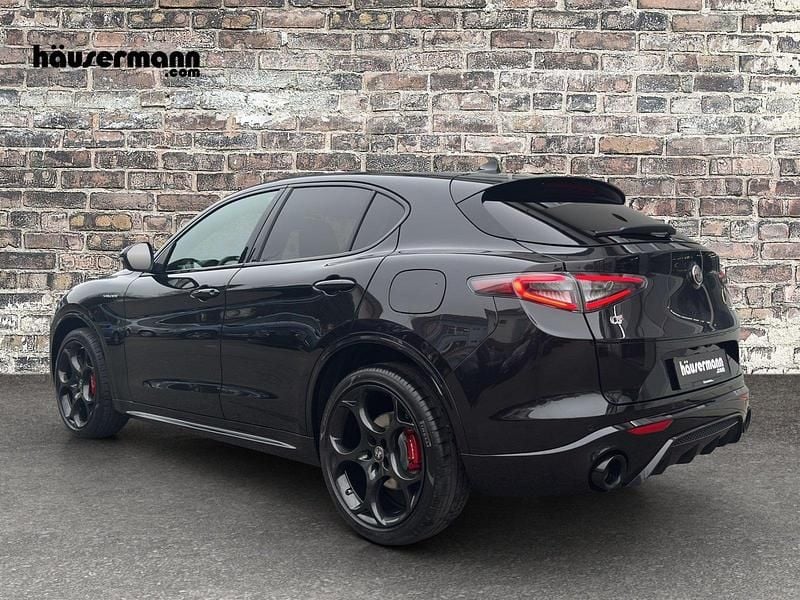 Neu Alfa Romeo Stelvio Veloce 280 PS (205 kW) 2025 Schwarz SUV
