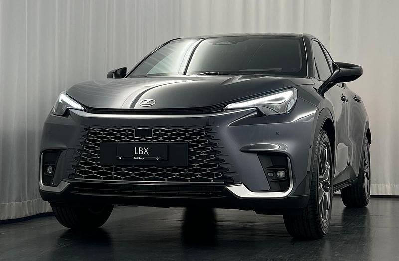 Grau Neu 2025 Lexus LBX SUV | CHF 50’700 (Teuer) - Bild 1/4