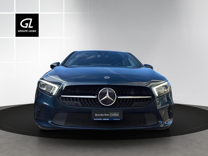 Gebraucht Mercedes A180 Night 136 PS (100 kW) 2022 Blau Limousine