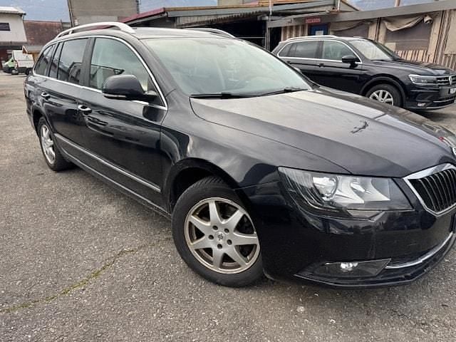 Gebraucht Skoda Superb Elegance 160 PS (117 kW) 2014 Kombi